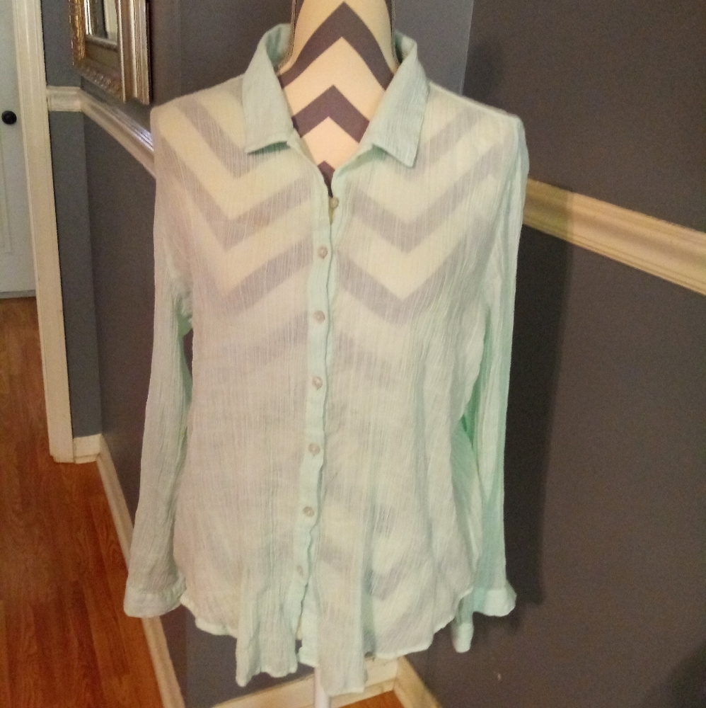 AERIE SHEER BLOUSE SIZE M
